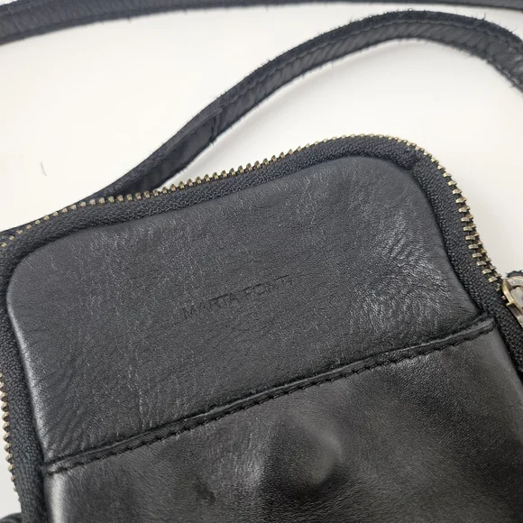 Marta Ponti Black Leather Minimalist Crossbody Bag 5x7.5 - Picture 2 of 9